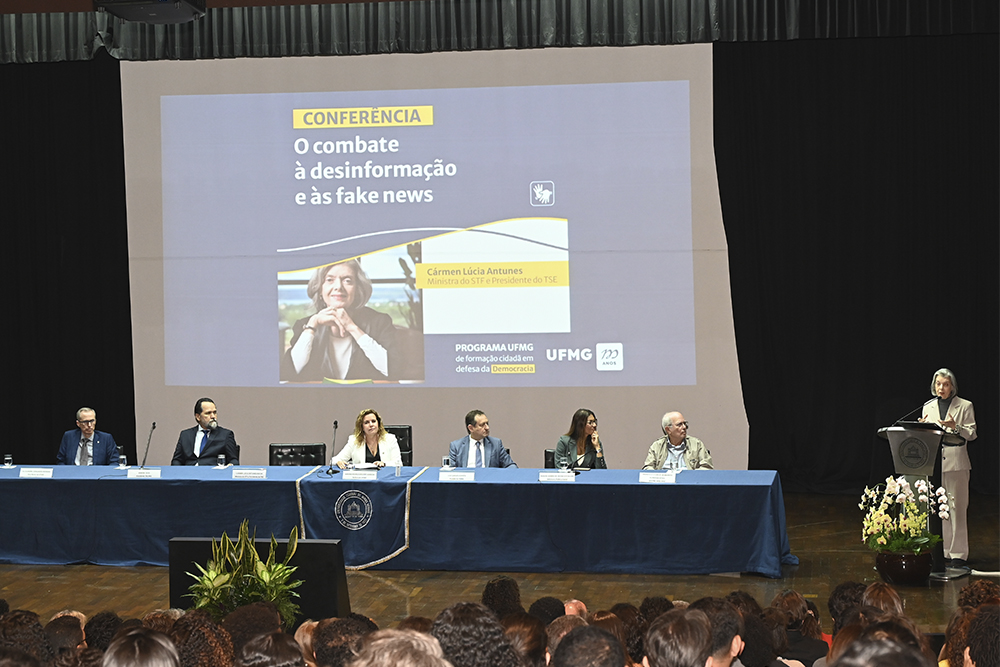 Not-3---Palestra-Ministra-Carmen-Lucia.jpg