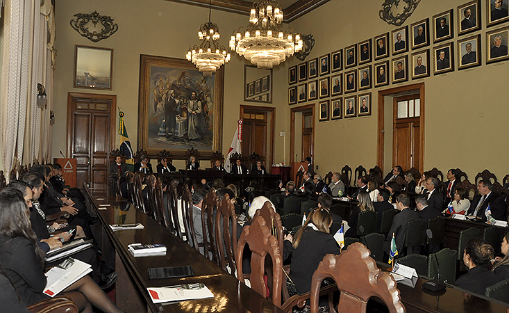 Ministra Cármen Lúcia participa de Colégio Nacional de Ouvidores Evento está sendo sediado pelo Tribunal de Justiça de Minas Gerais